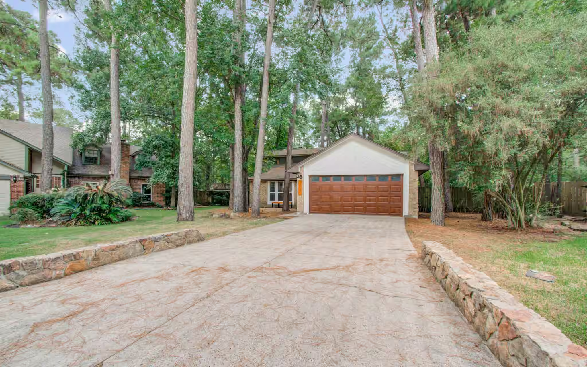 Photo 3 of 19 Tremont Woods Court, The Woodlands, TX