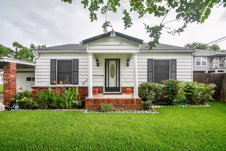 Photo 2 of 7409 S Hall Street S, Houston, TX