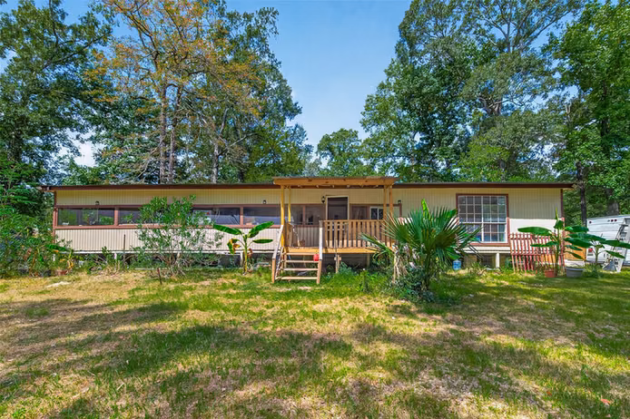 Photo of 136 County Road 3708, Splendora, TX 77372
