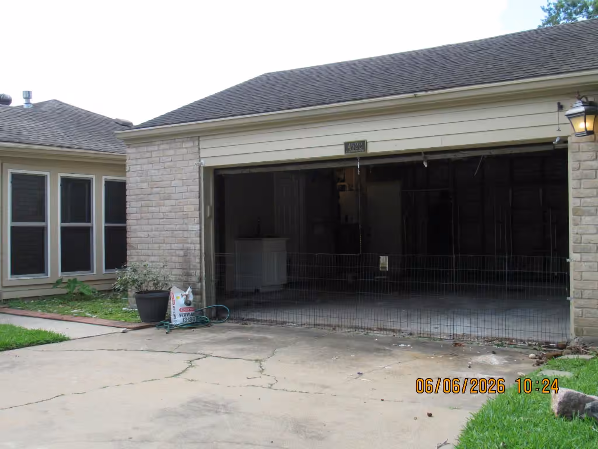 Photo 3 of 4522 Cloudmount Drive, Houston, TX
