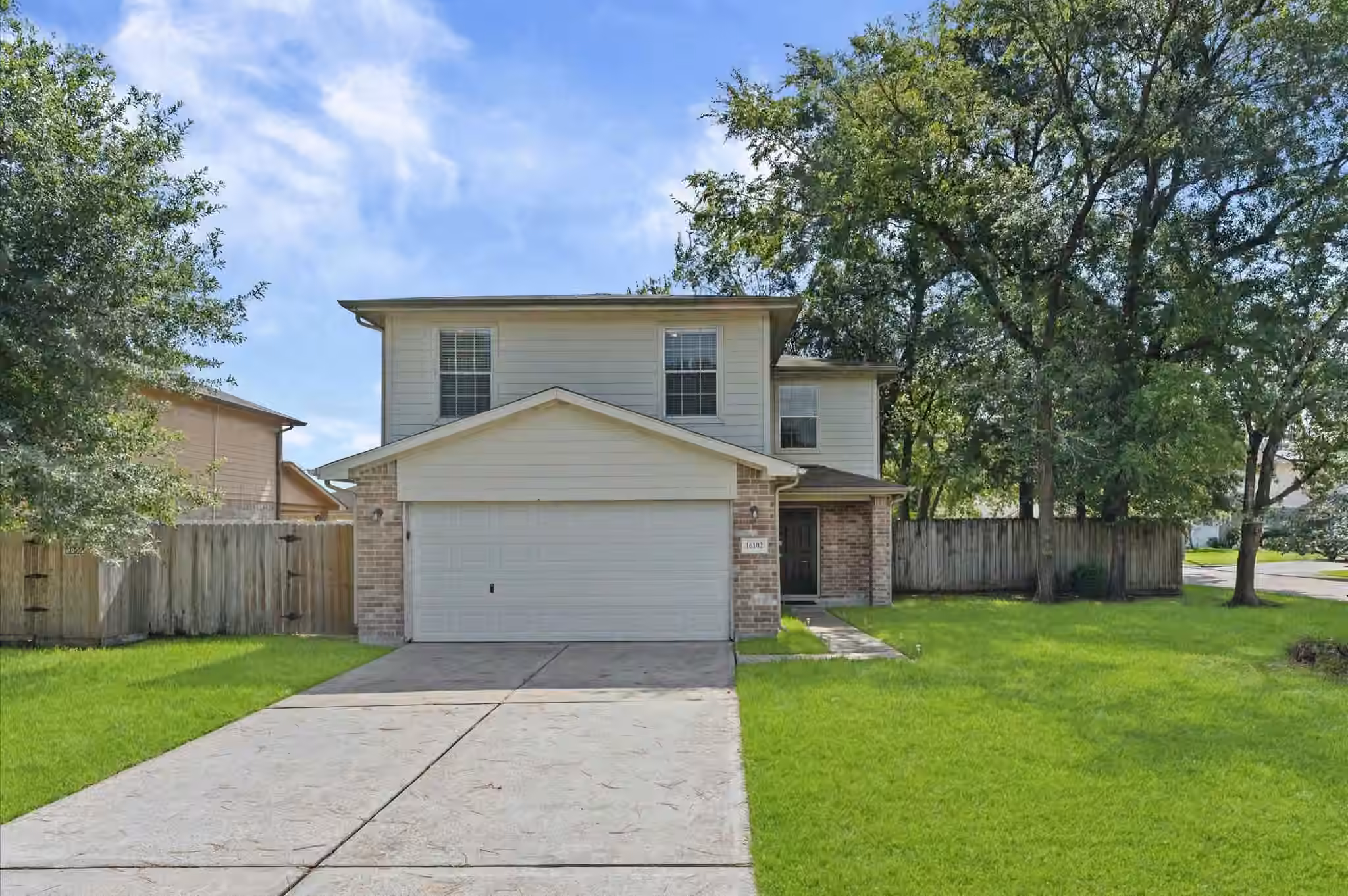 Photo 2 of 16102 Mesa Boulevard, Humble, TX