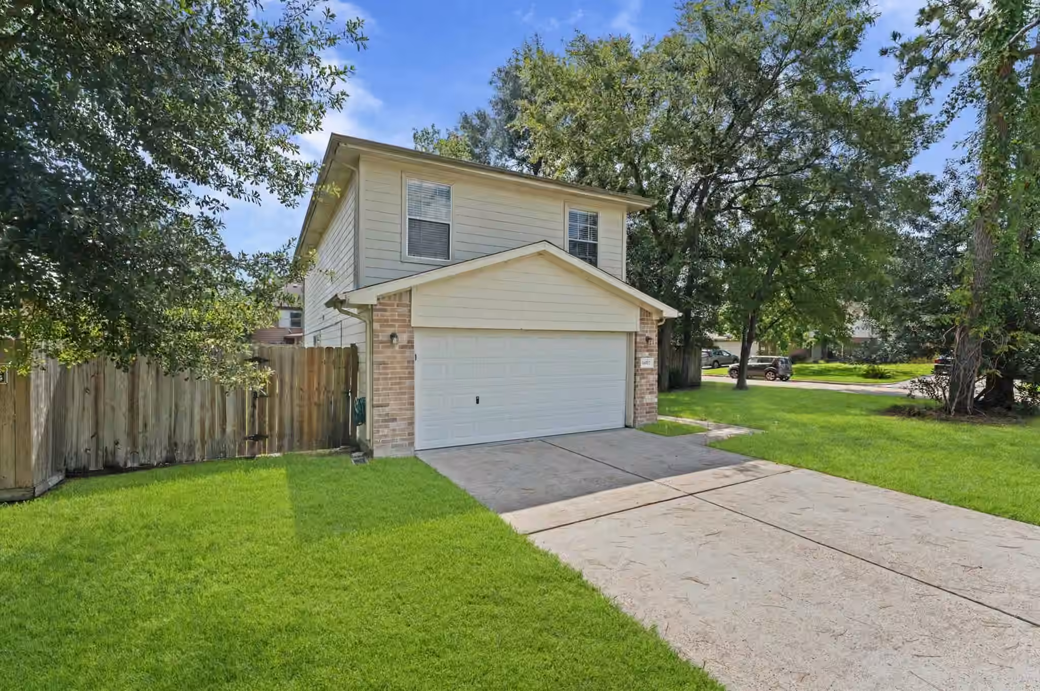 Photo 3 of 16102 Mesa Boulevard, Humble, TX