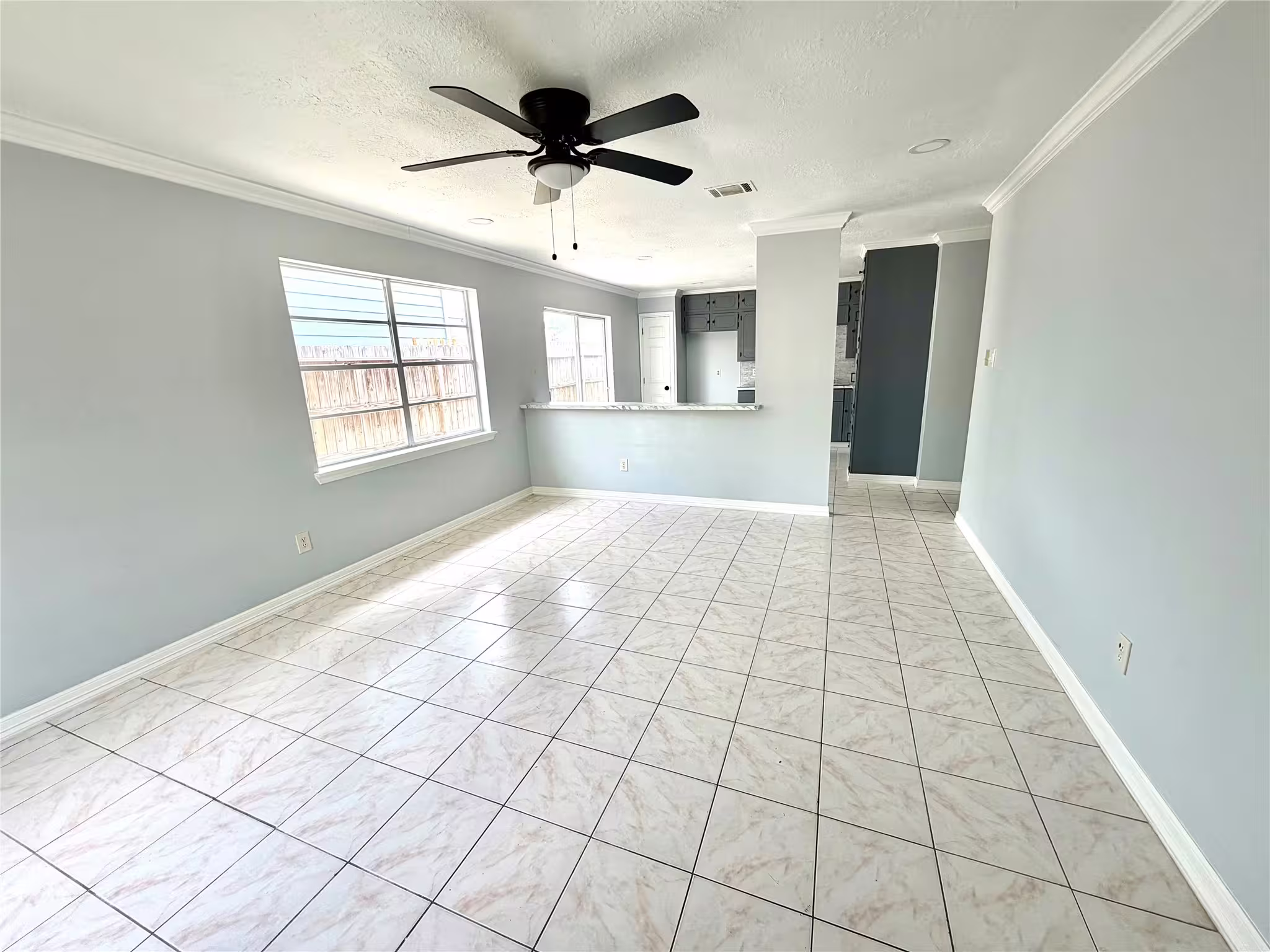 Photo 5 of 718 Blue Rock Court, Houston, TX