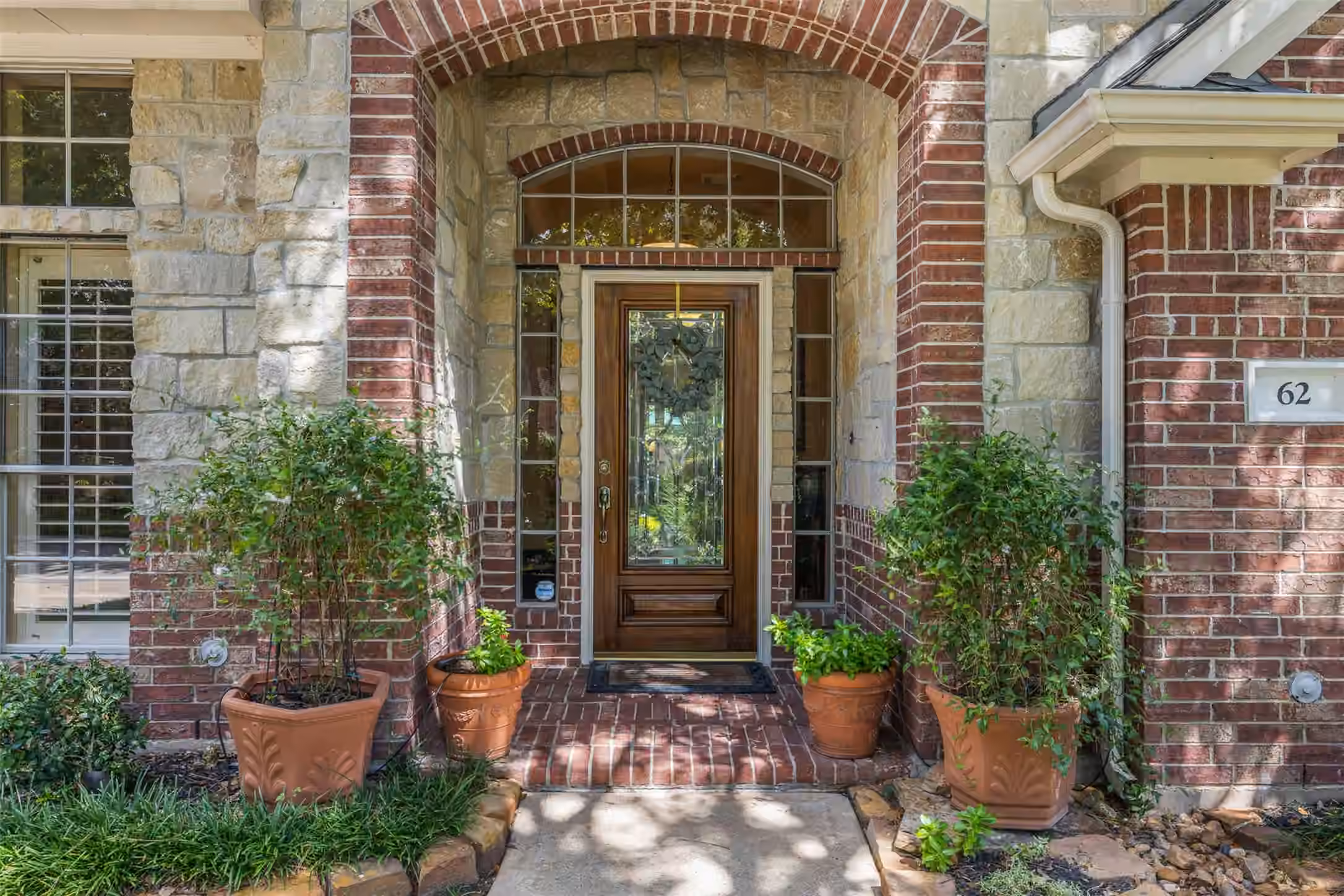 Photo 3 of 62 S Warbler Bend Circle, The Woodlands, TX