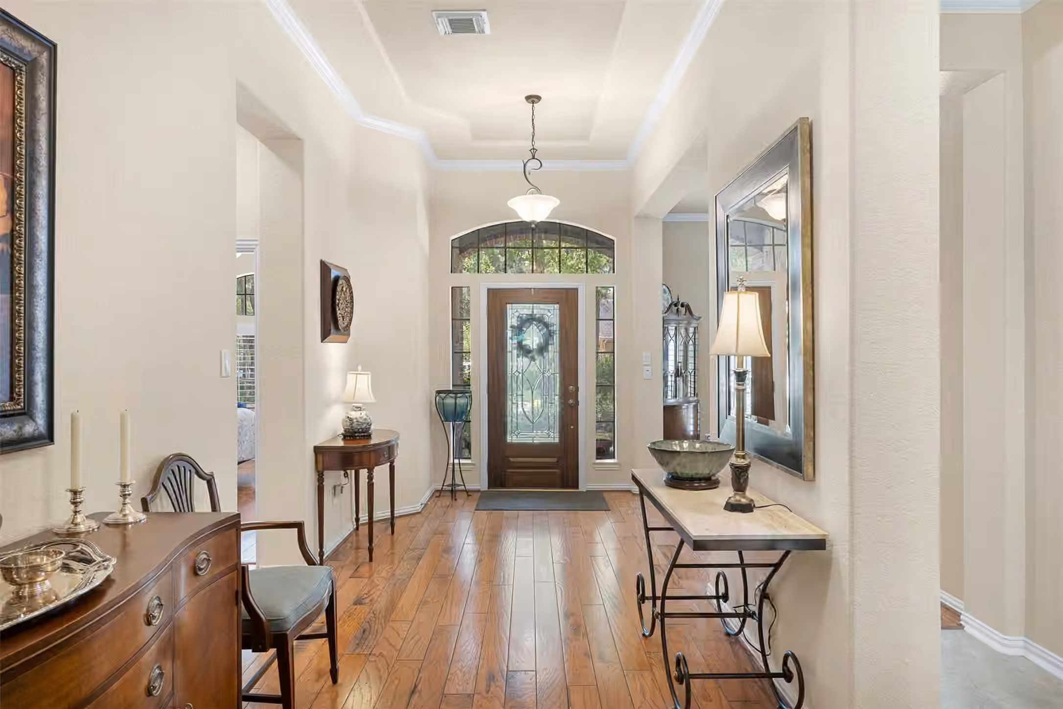 Photo 4 of 62 S Warbler Bend Circle, The Woodlands, TX