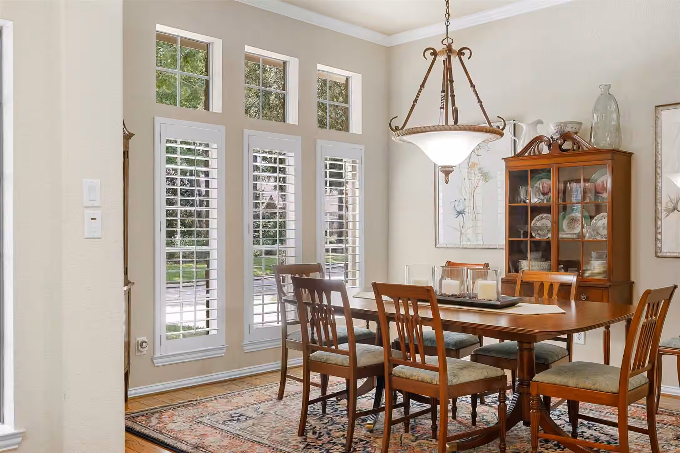Photo 6 of 62 S Warbler Bend Circle, The Woodlands, TX