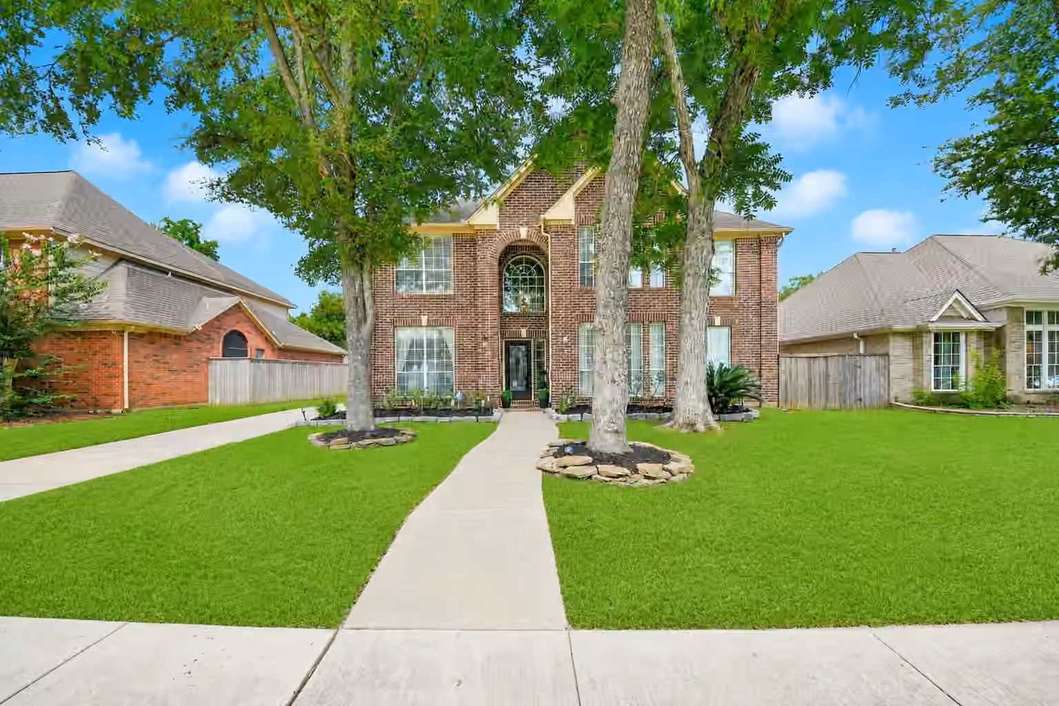 Photo of 1123 Glendale Drive, Sugar Land, TX 77479