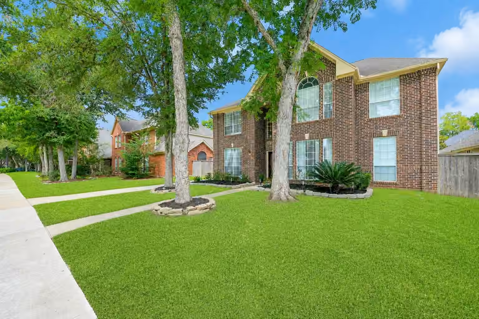 Photo 2 of 1123 Glendale Drive, Sugar Land, TX