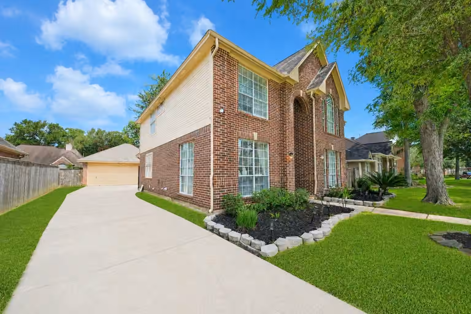 Photo 3 of 1123 Glendale Drive, Sugar Land, TX