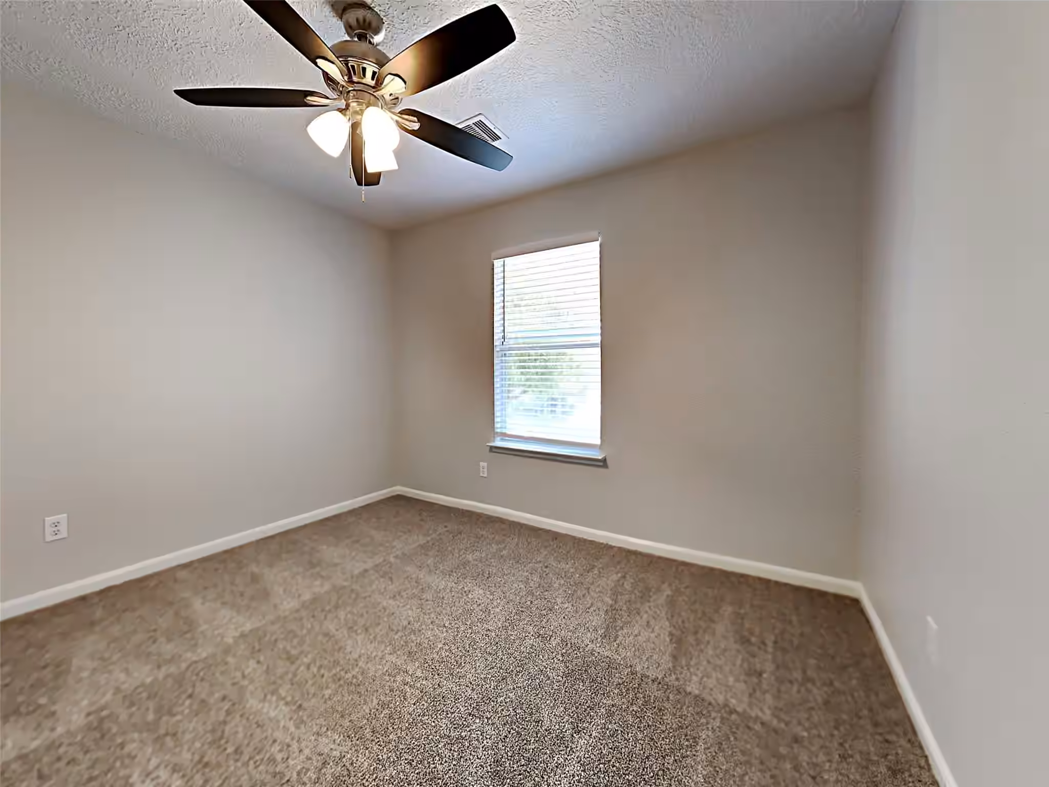 Photo 2 of 19023 Remington Park Drive, Houston, TX