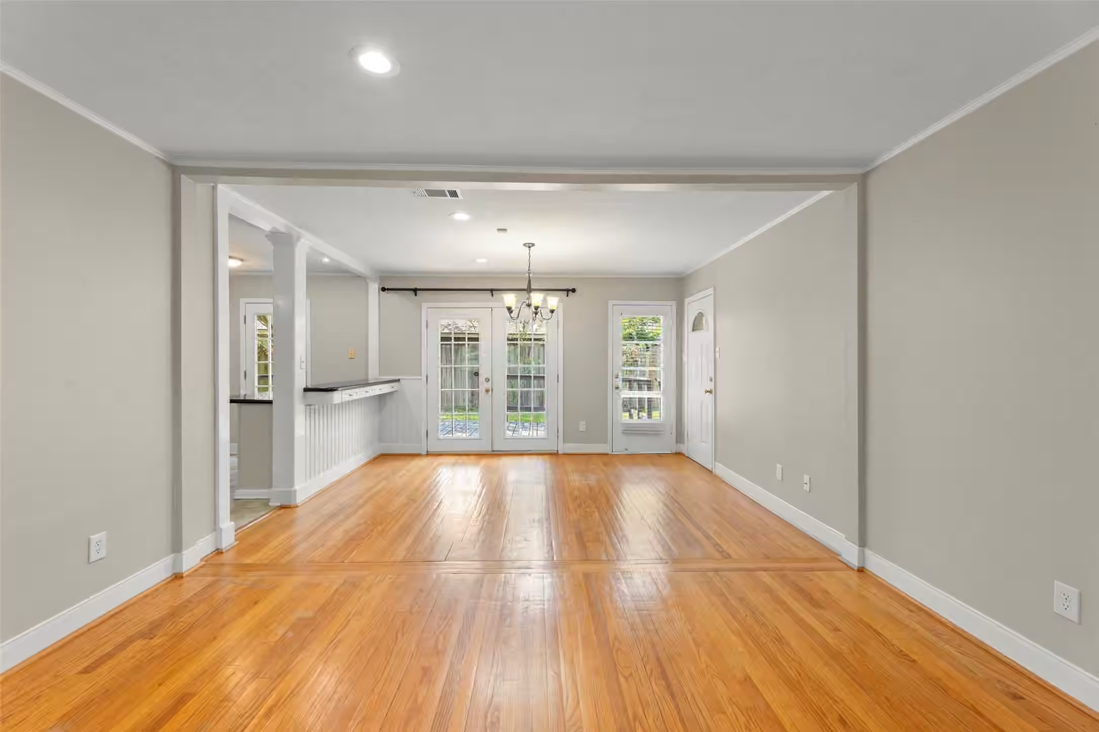 Photo 7 of 8106 Lorrie Drive, Houston, TX