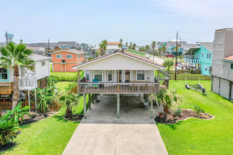 Photo 3 of 4030 Fort Bend Drive, Galveston, TX