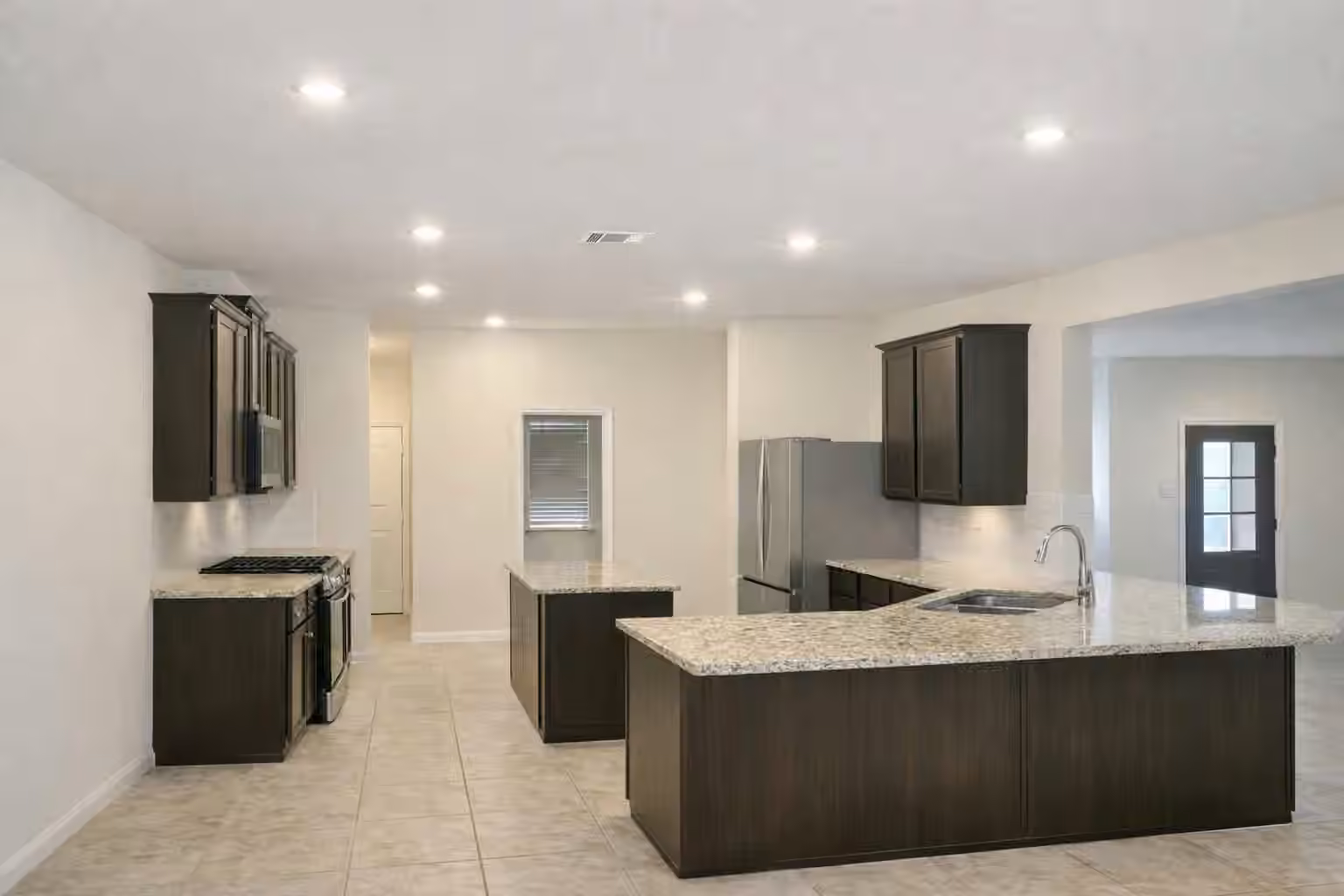 Photo 4 of 3311 Passage Lane, Conroe, TX