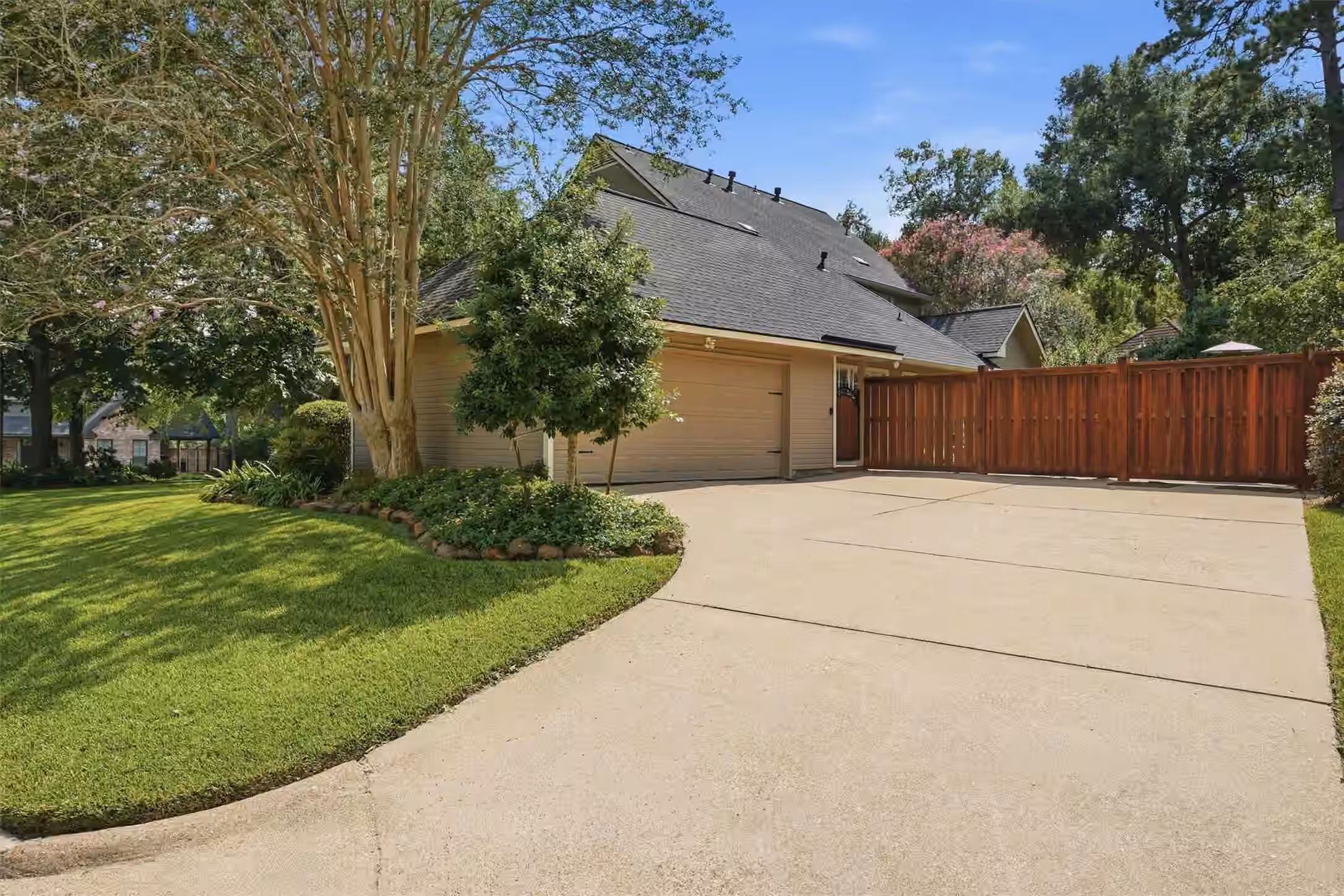 Photo 6 of 5311 Timber Shade Drive, Kingwood, TX