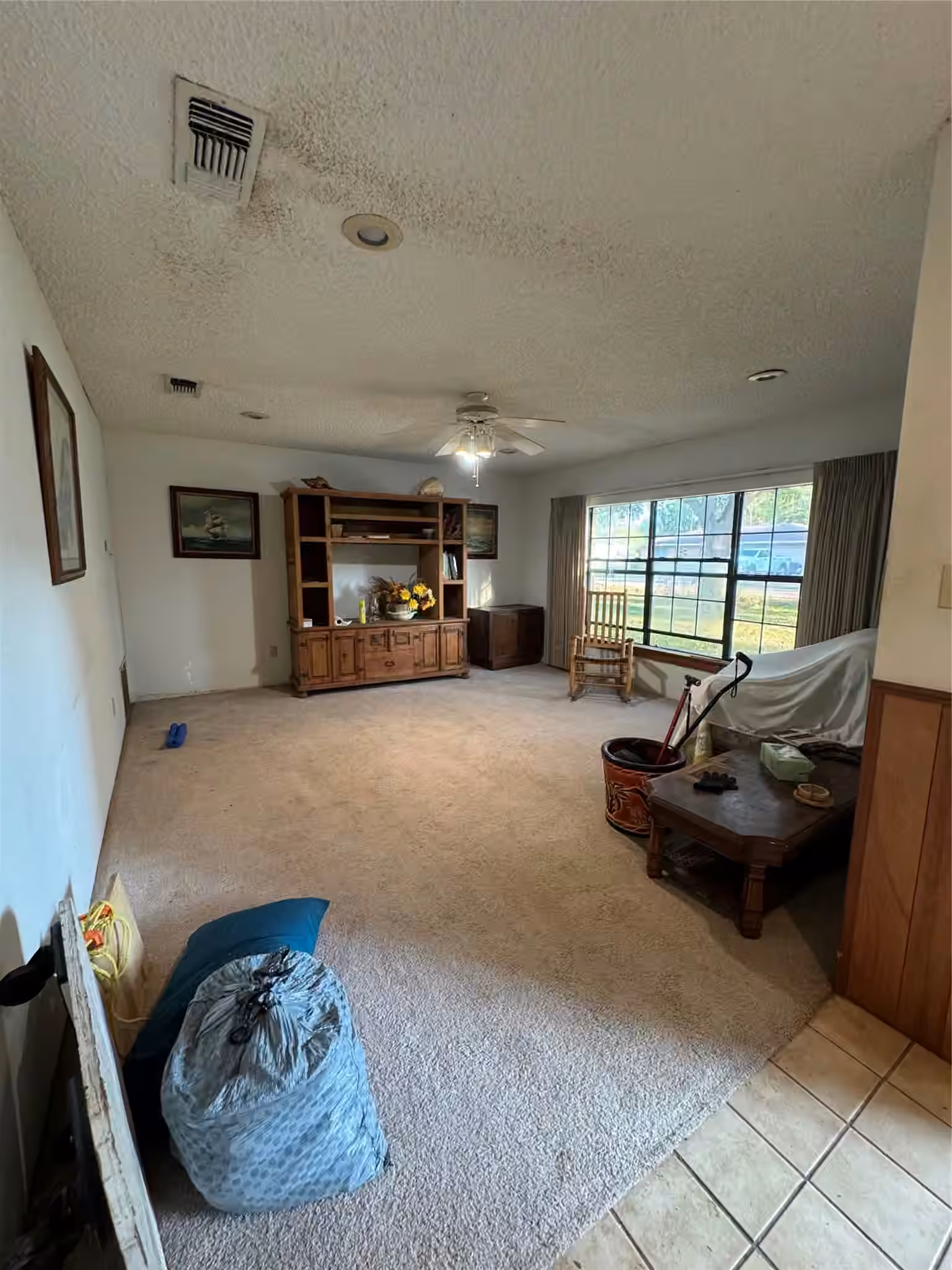 Photo 2 of 212 E Elizabeth Avenue, Palacios, TX