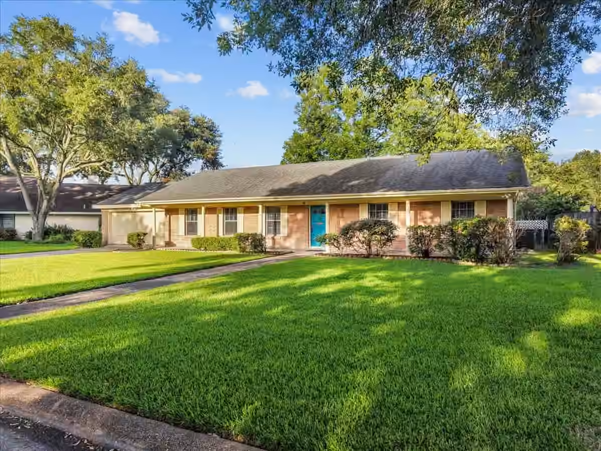 Photo of 1712 Tara Circle, Texas City, TX 77591