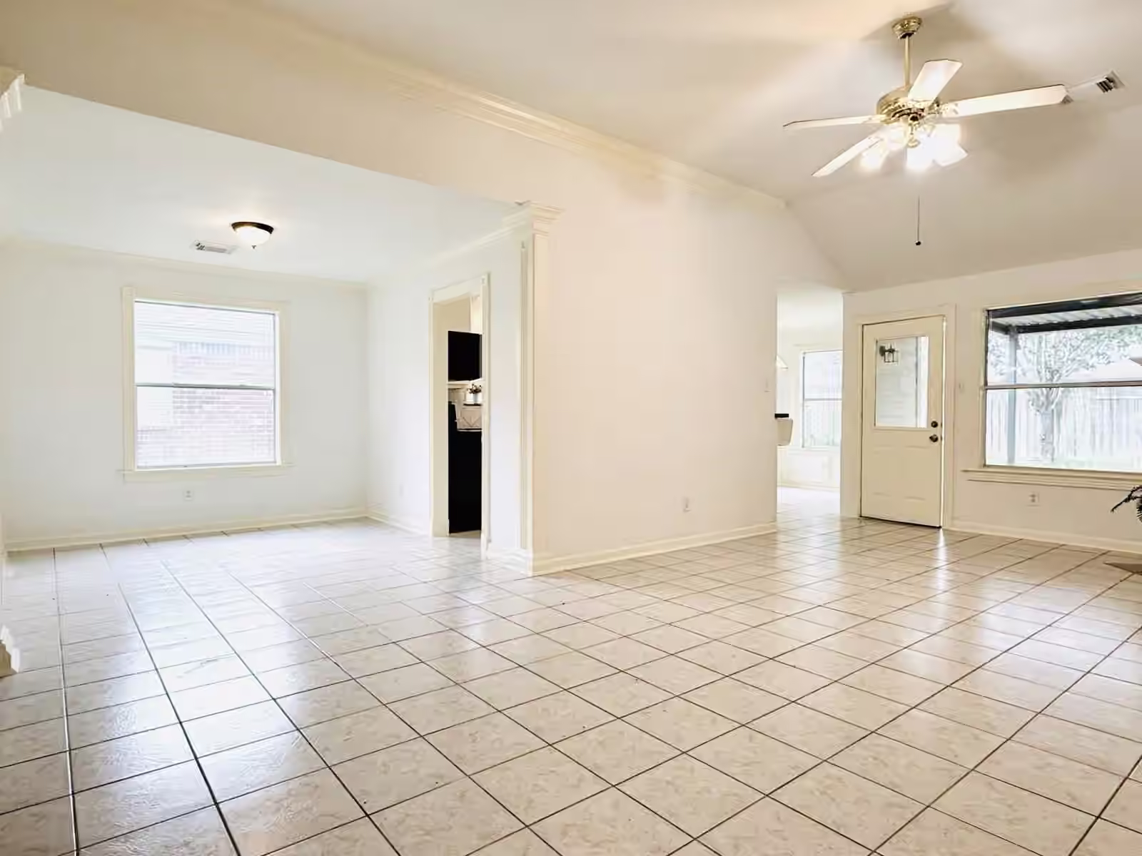 Photo 4 of 3230 N Mason Road, Katy, TX