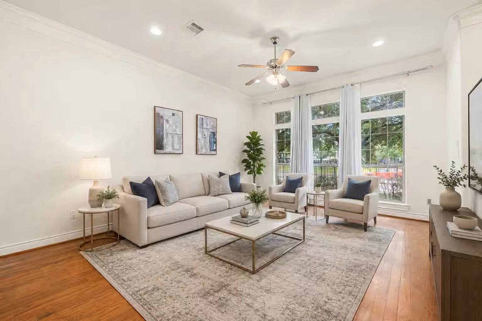 Photo of 9036 Lakes At 610 Drive, Houston, TX 77054