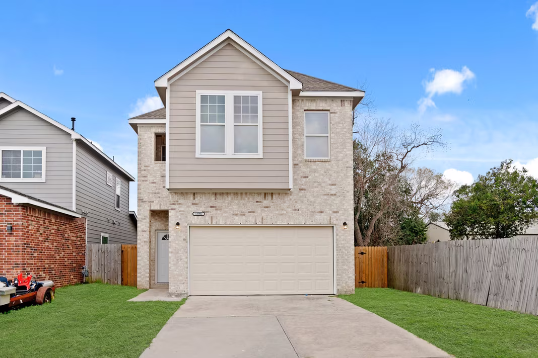 Photo of 13902 Leabrandon Lane, Houston, TX