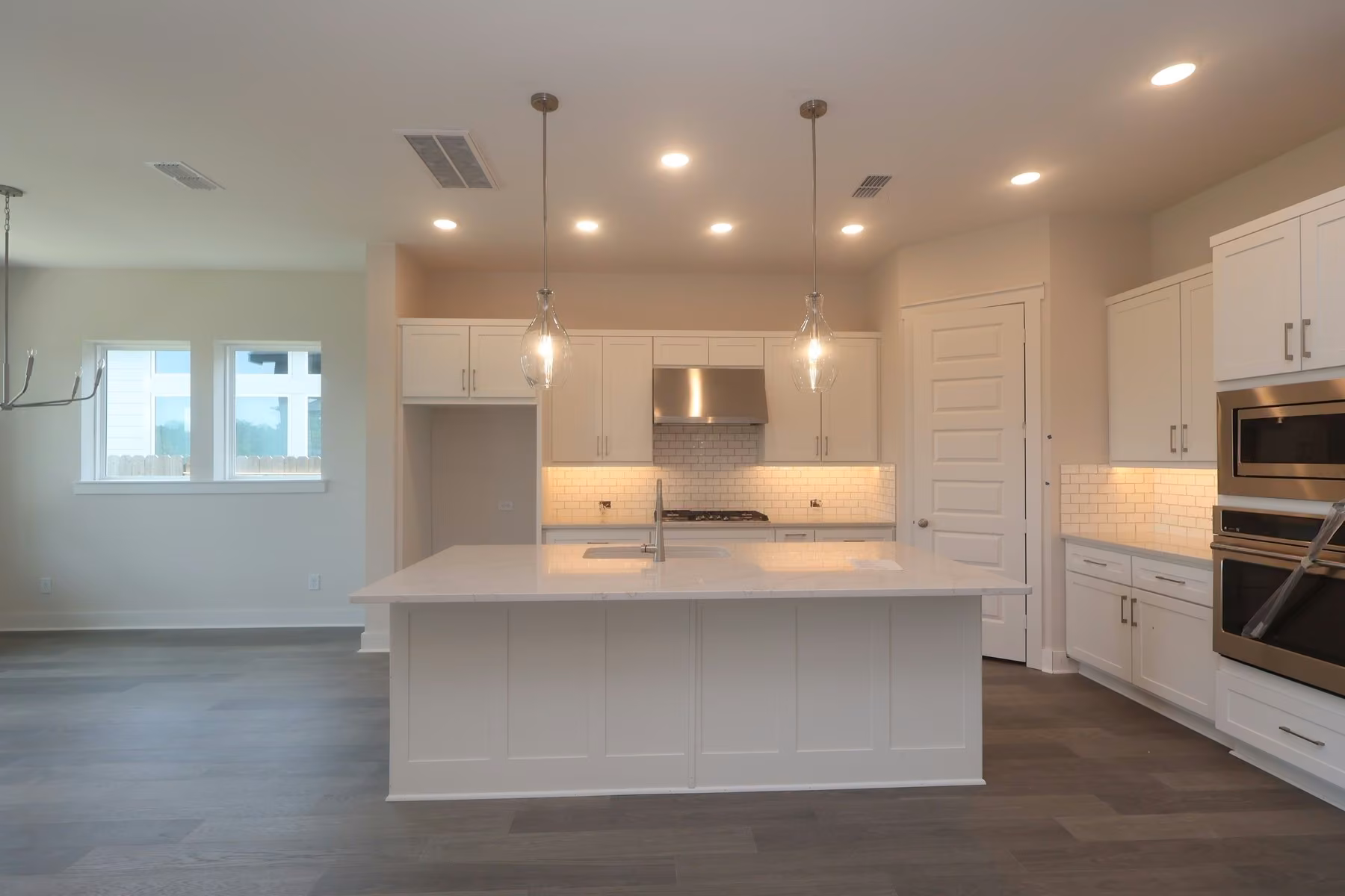 Photo 7 of 18611 Rumba Court, Conroe, TX