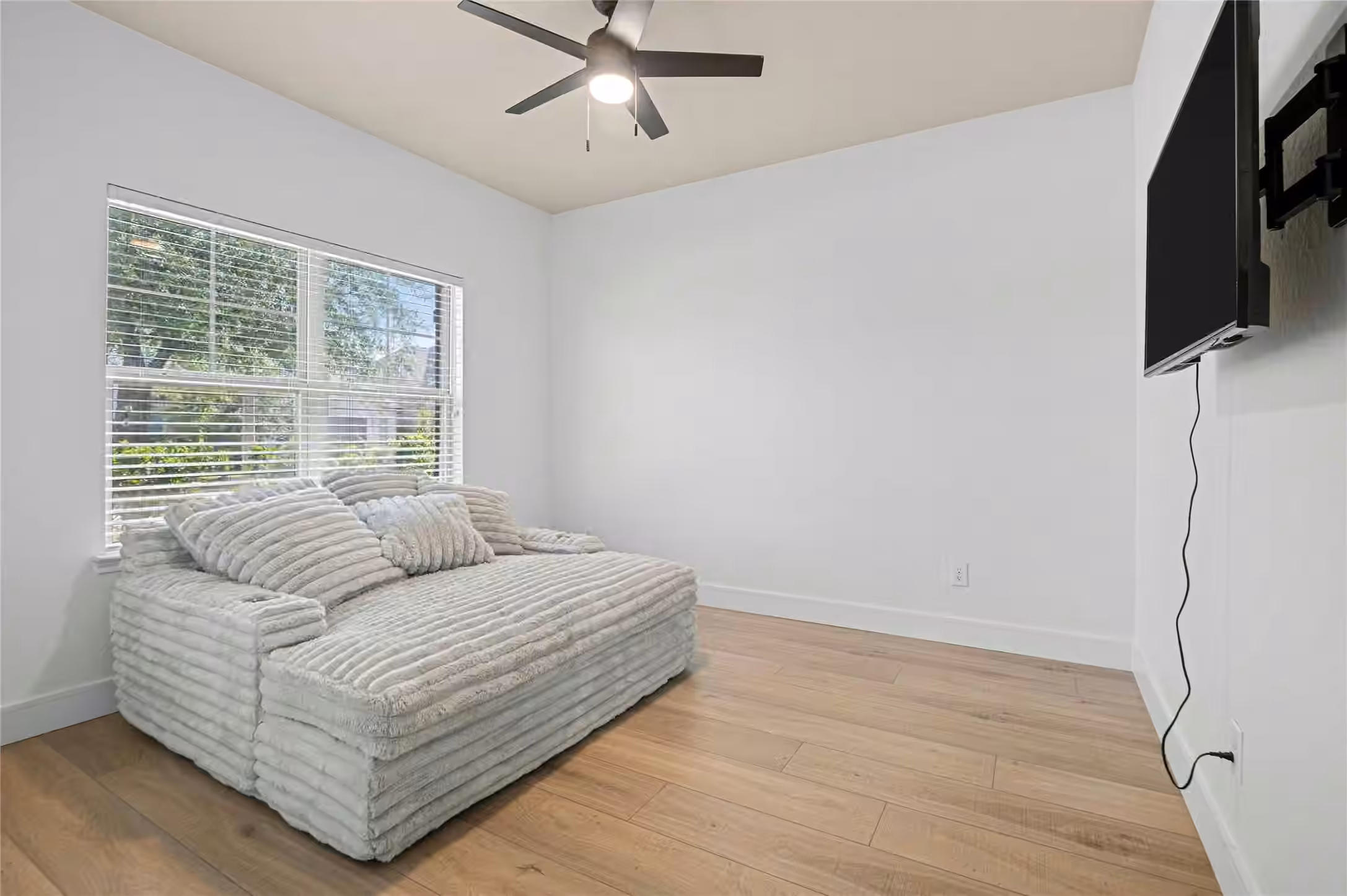 Photo 6 of 2732 Rogliano Lane, League City, TX