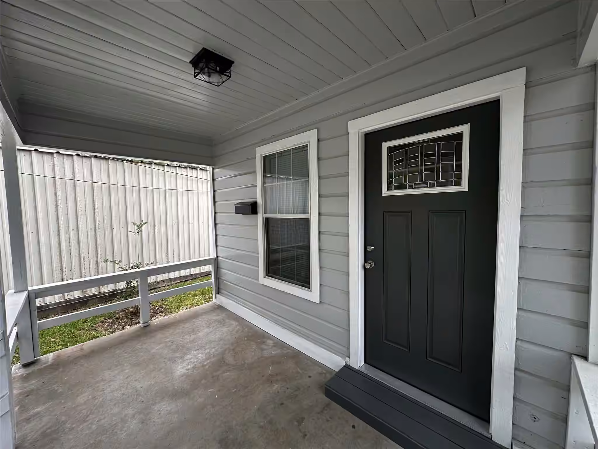Photo 2 of 1010 Palestine Street, Conroe, TX
