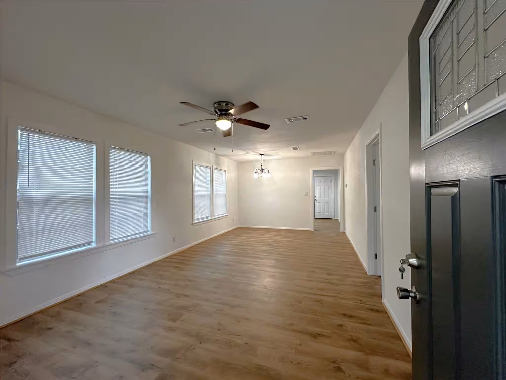 Photo 3 of 1010 Palestine Street, Conroe, TX