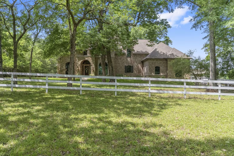 Photo 3 of 2242 Spring Branch Road, Montgomery, TX