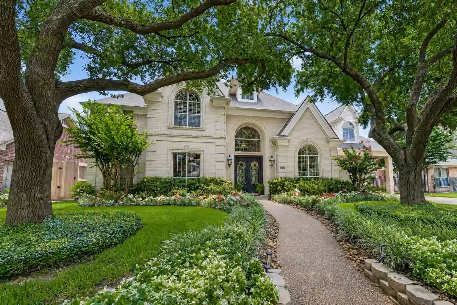 Photo 2 of 2926 Quincannon Lane, Houston, TX