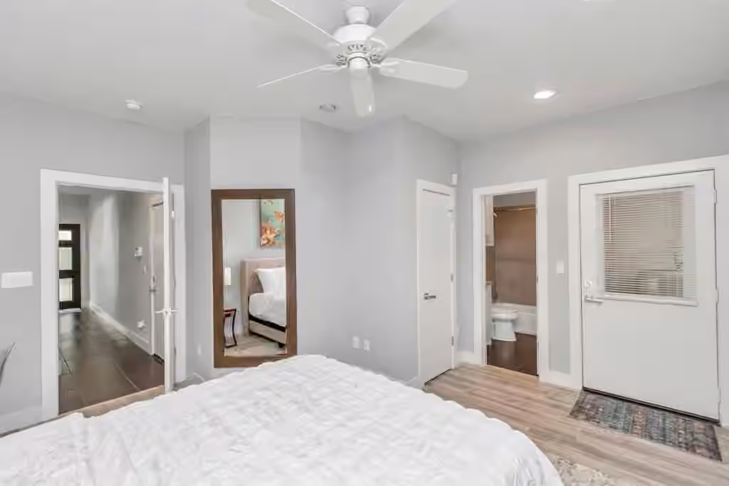 Photo 5 of 2119 Hadley Street, Houston, TX