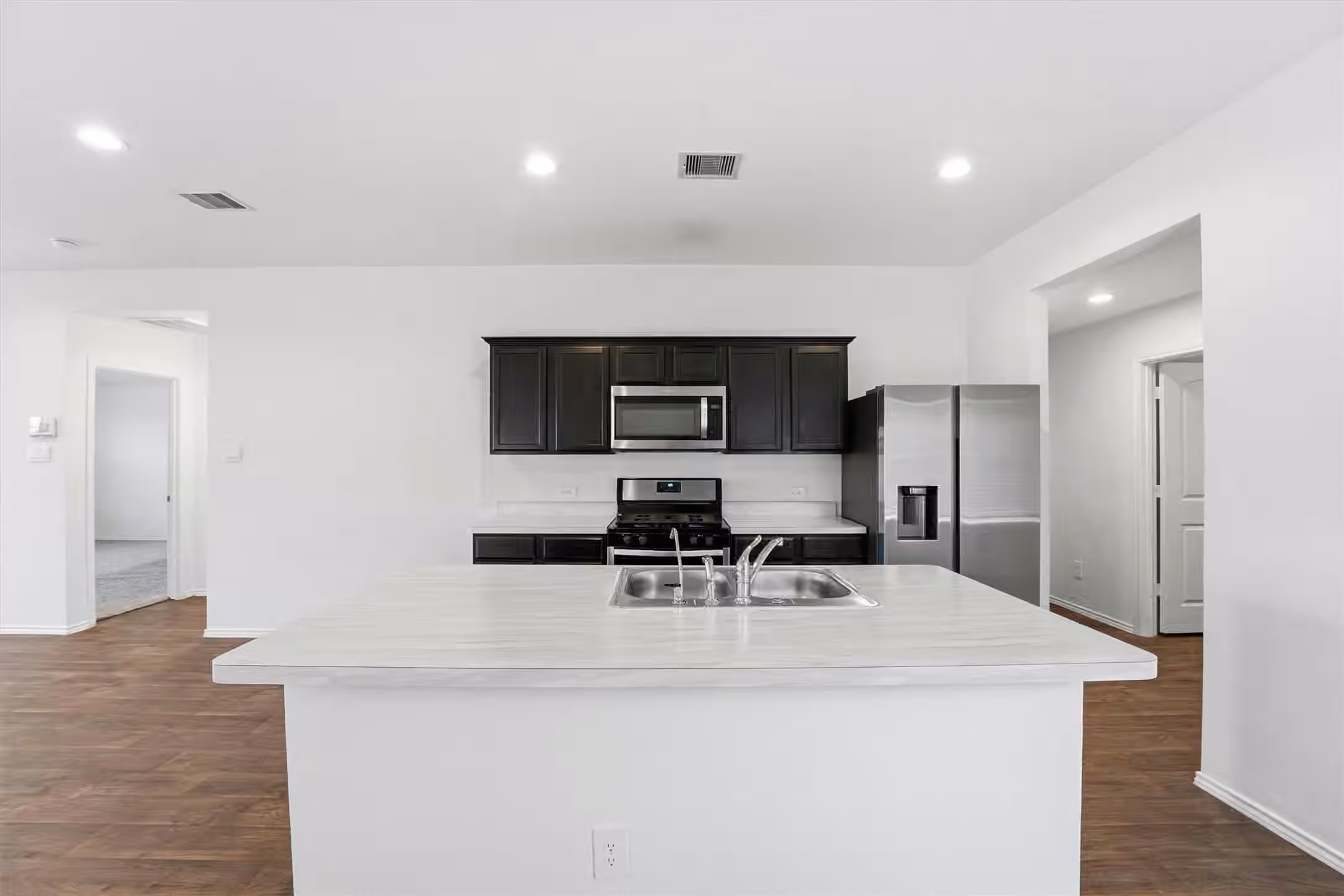 Photo 4 of 2419 Roaming Elk Court, Spring, TX