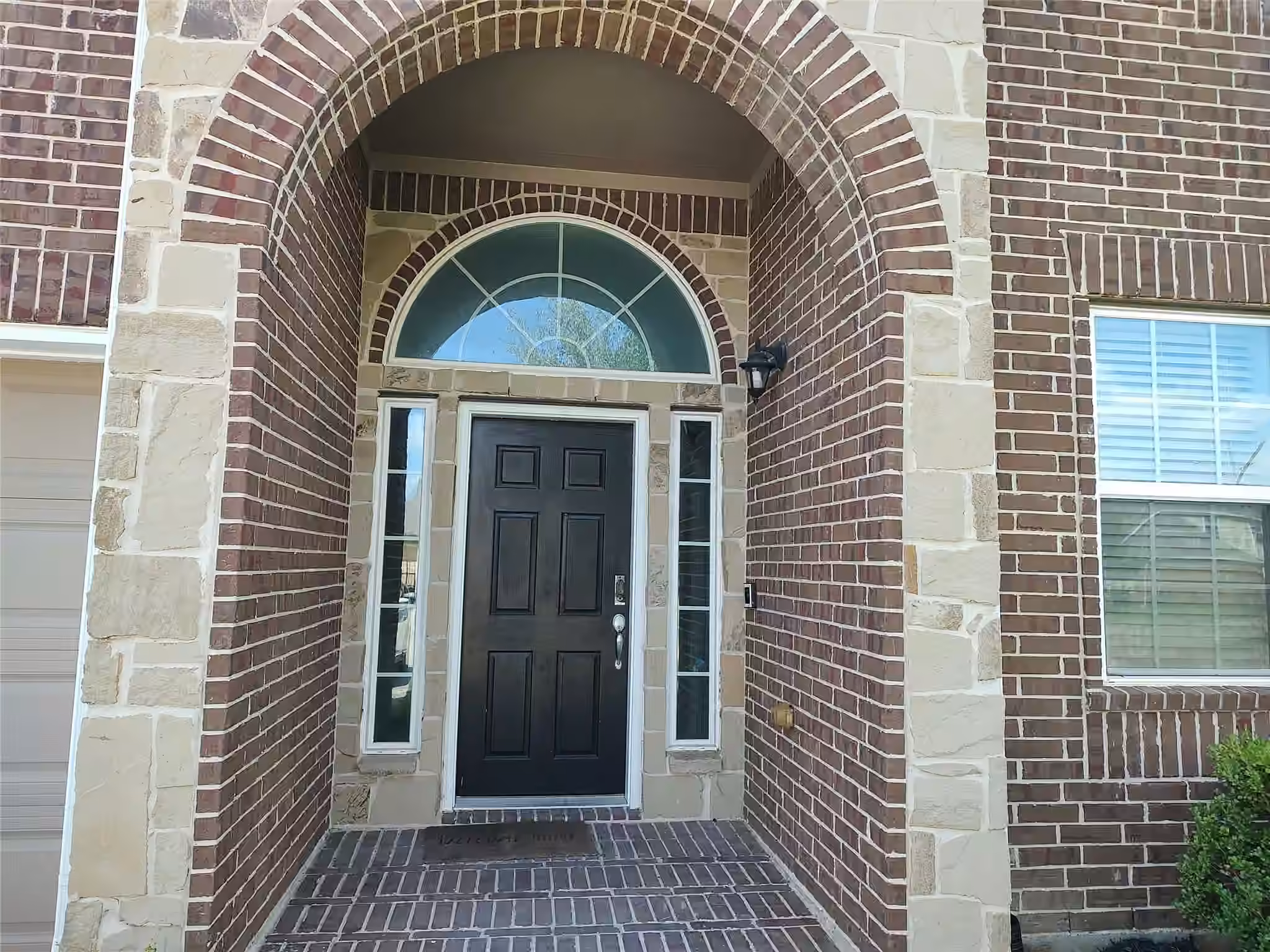 Photo 3 of 4002 Longwood Drive, Mont Belvieu, TX