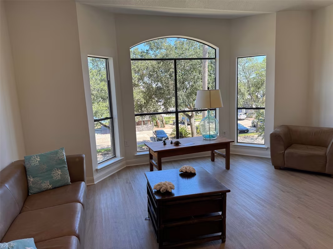 Photo 4 of 517 Mariners Drive, League City, TX