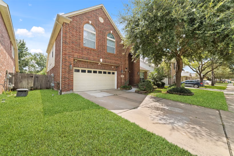 Photo 5 of 9722 Eagle Peak Court, Katy, TX