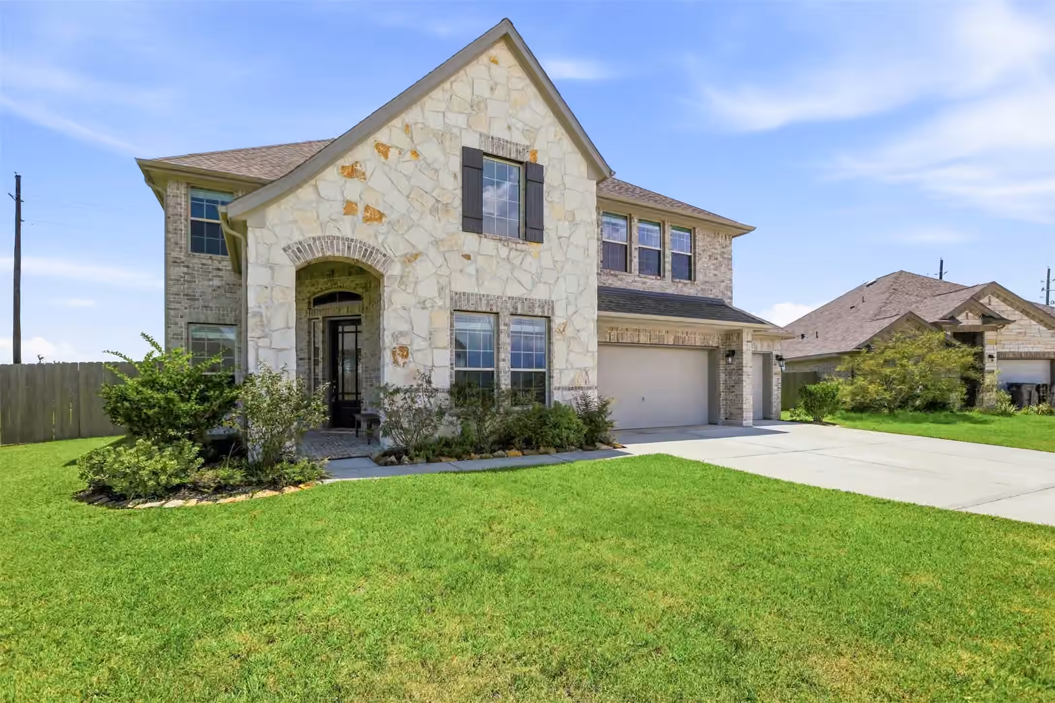 Photo 4 of 9606 Pleasant Way, Baytown, TX
