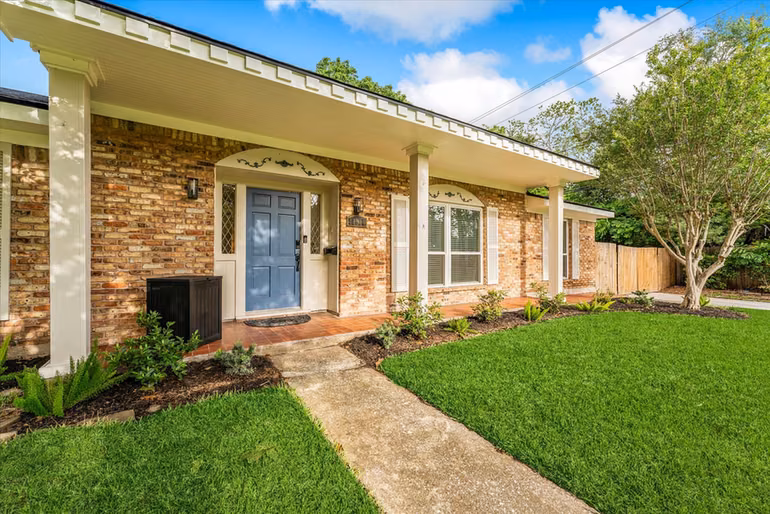 Photo 3 of 11314 Hillcroft Avenue, Houston, TX