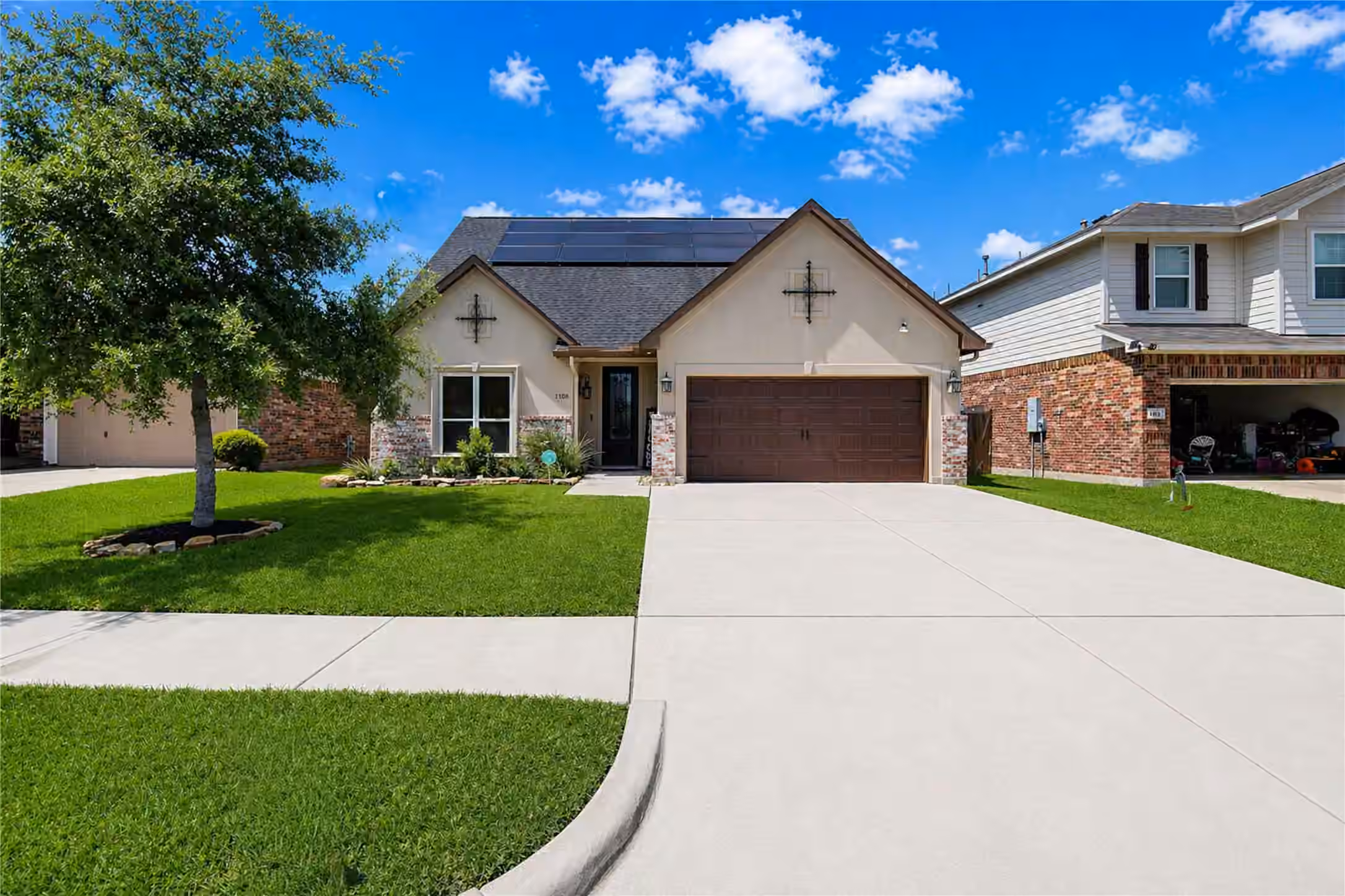 Photo 2 of 1106 Lasso Court, Alvin, TX