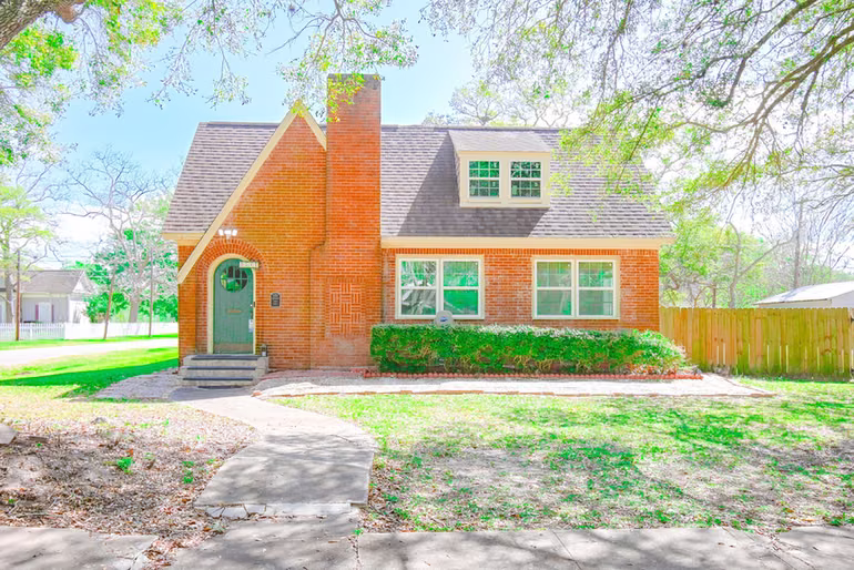 Photo of 2801 Avenue I, Bay City, TX