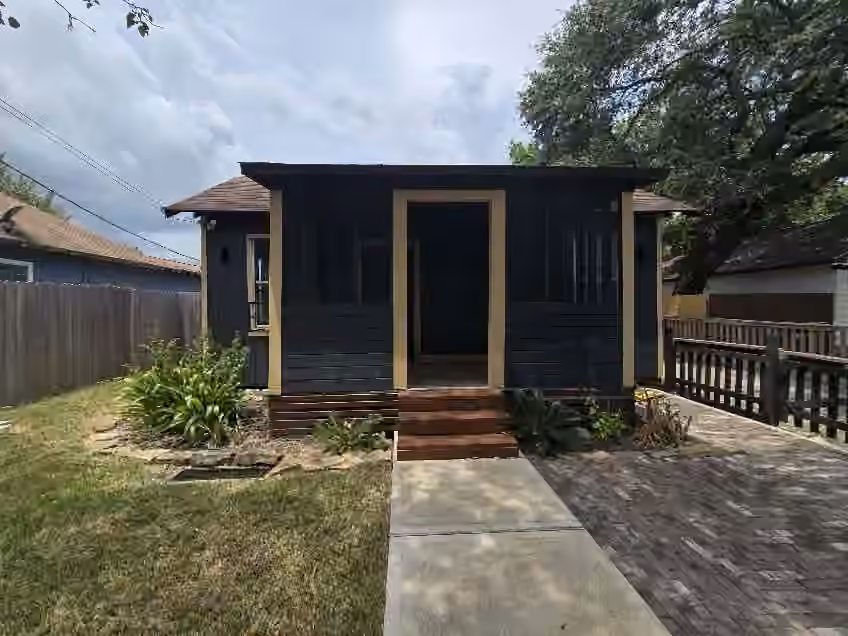 Photo 3 of 2119 Carolina Street, Baytown, TX