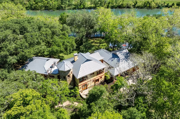 Photo 3 of 919 Saint Elmos Court, Missouri City, TX