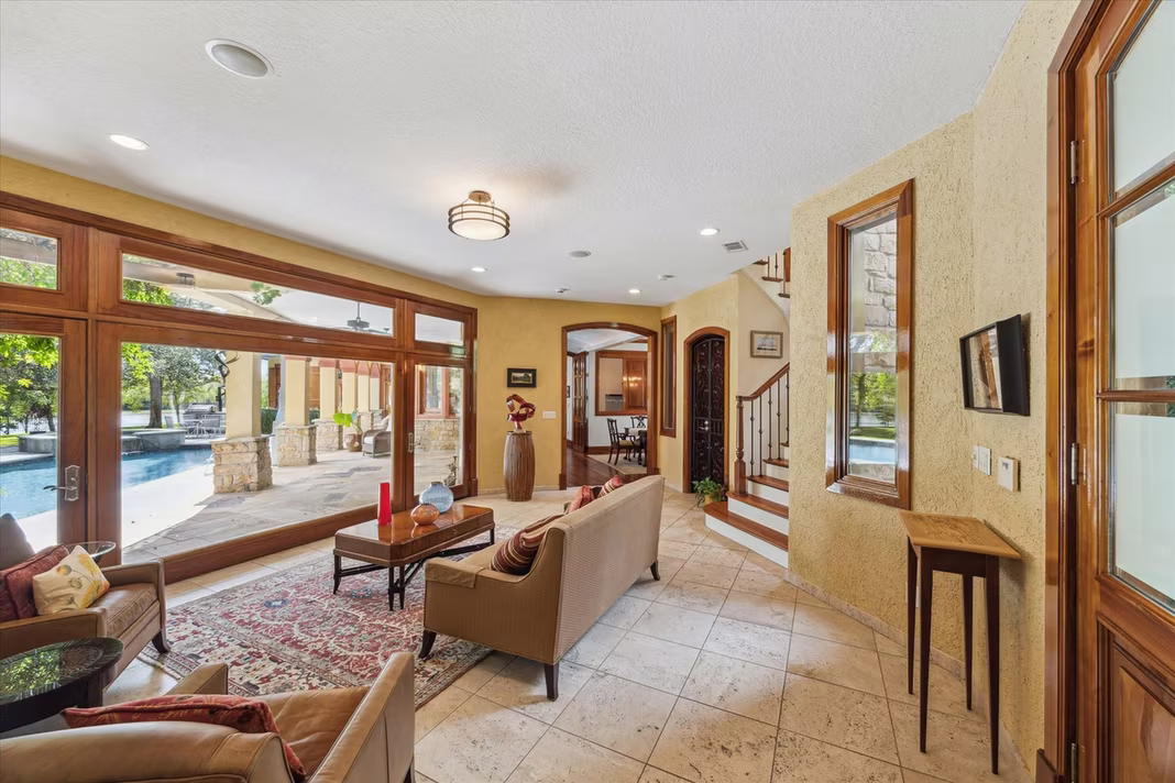 Photo 5 of 919 Saint Elmos Court, Missouri City, TX