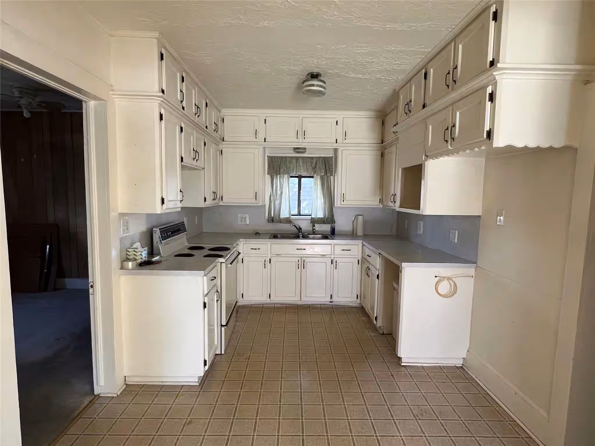 Photo 5 of 220 S Tesch Street, Bellville, TX