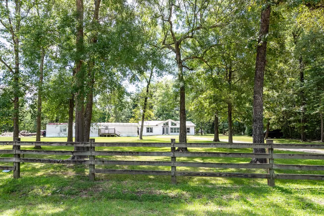 Photo 3 of 400 Coway Rd, Livingston, TX