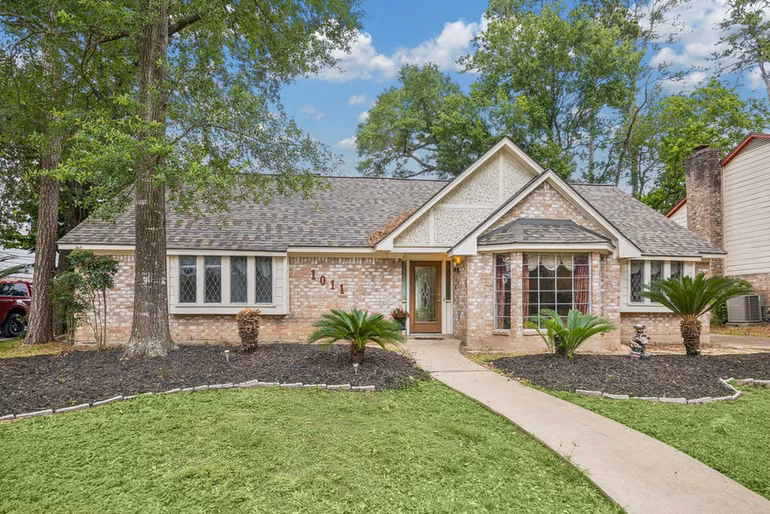 Photo of 1011 Misty Lea Lane, Houston, TX