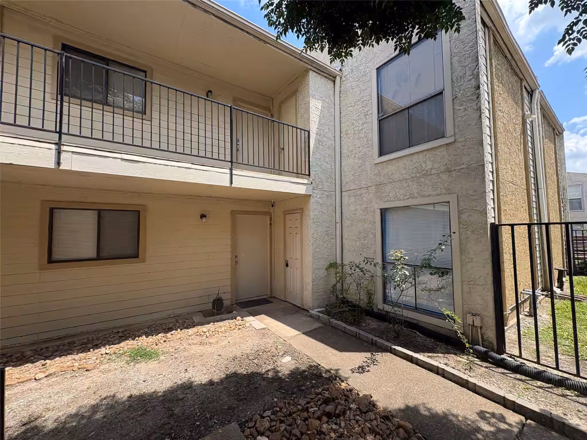 Photo 2 of 10075 Westpark Drive 94, Houston, TX