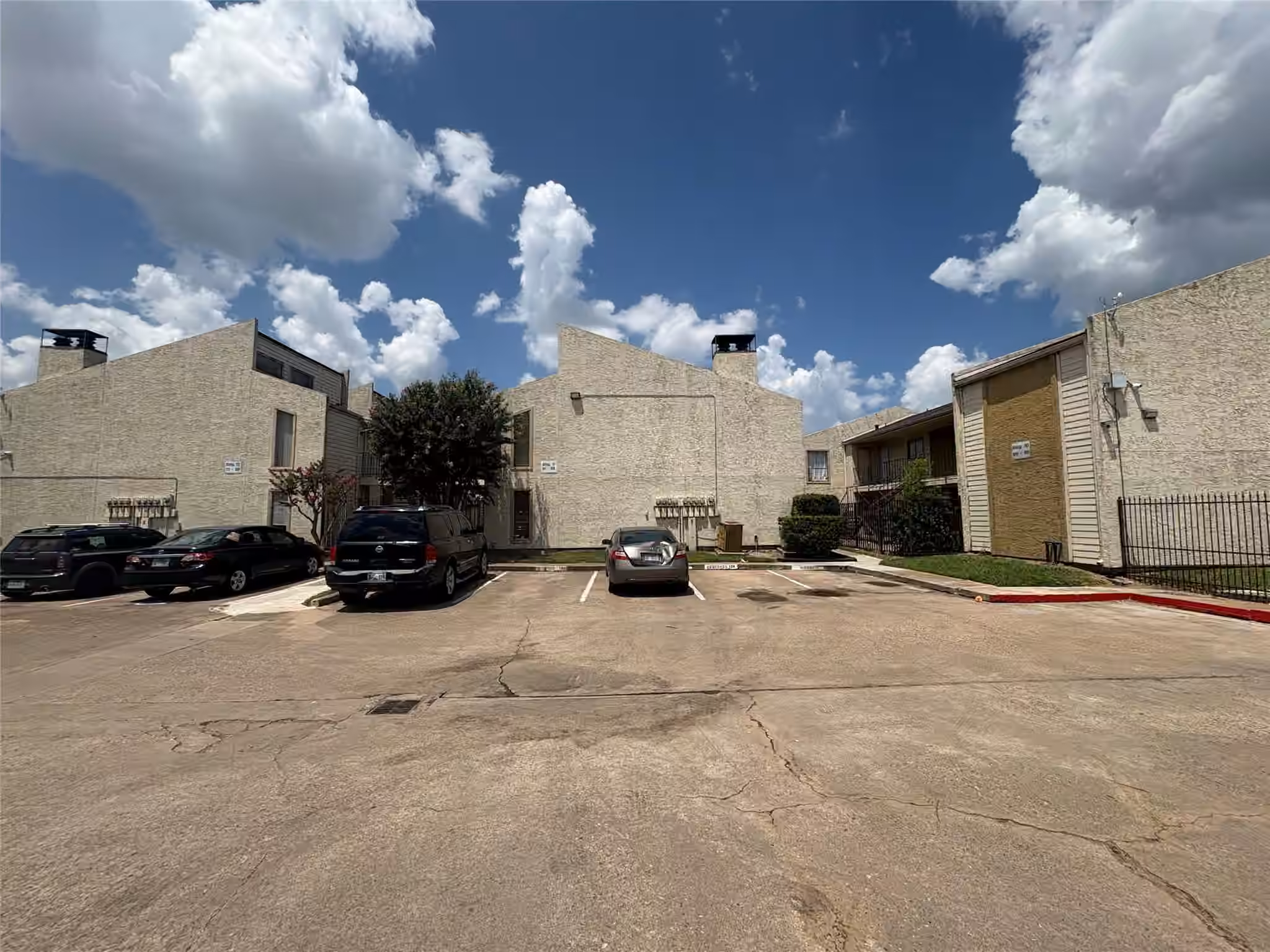 Photo 5 of 10075 Westpark Drive 94, Houston, TX