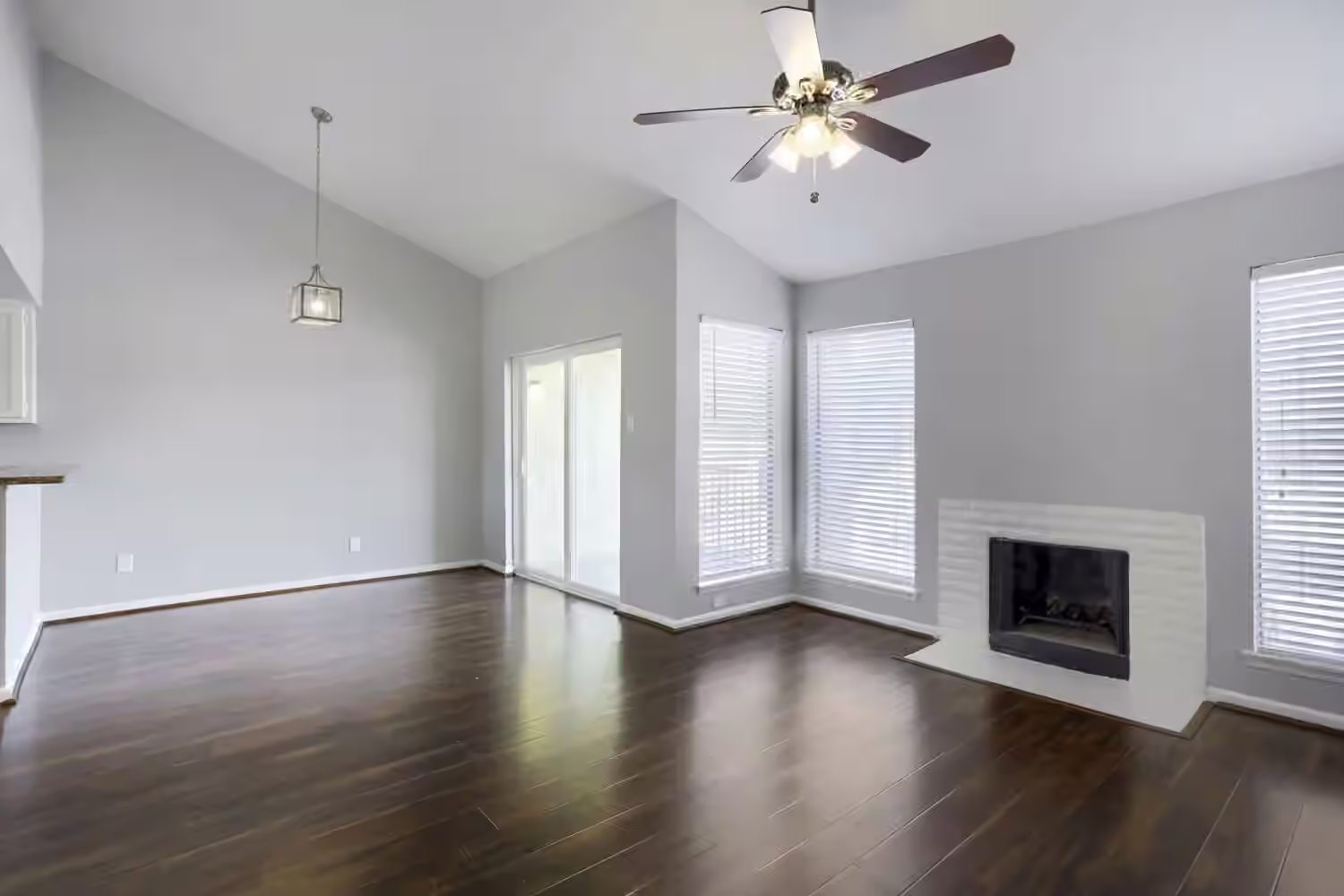 Photo 5 of 10075 Westpark Drive 17, Houston, TX