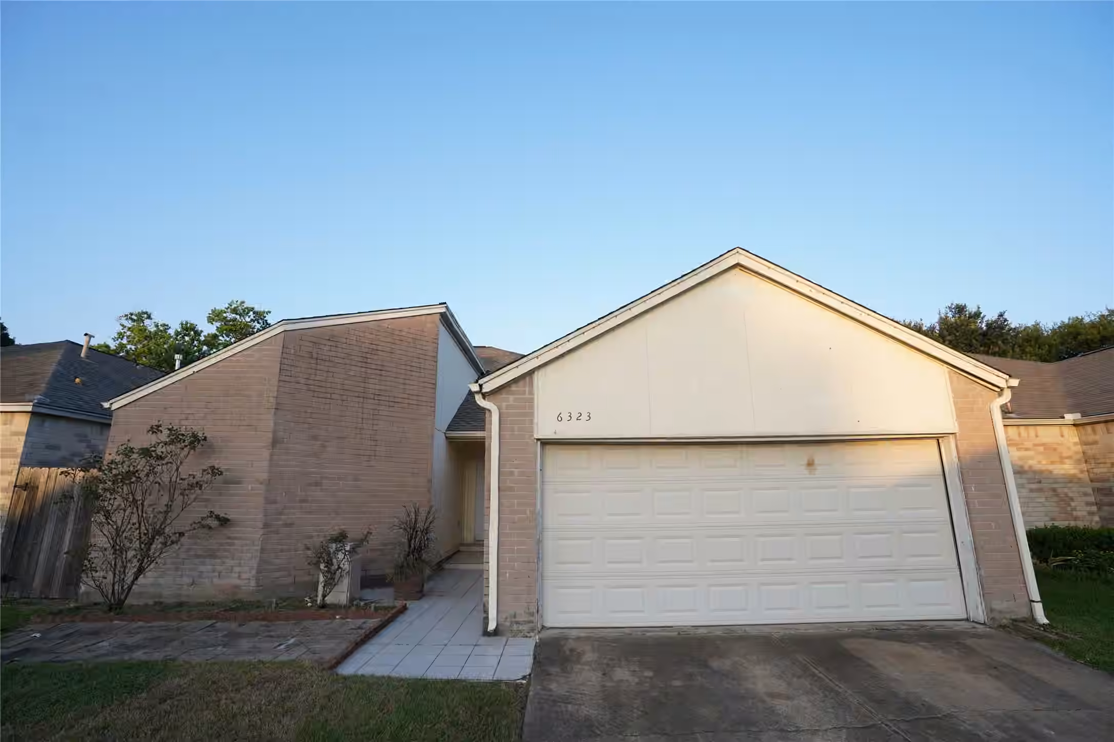 Photo of 6323 Gladewell Drive, Houston, TX