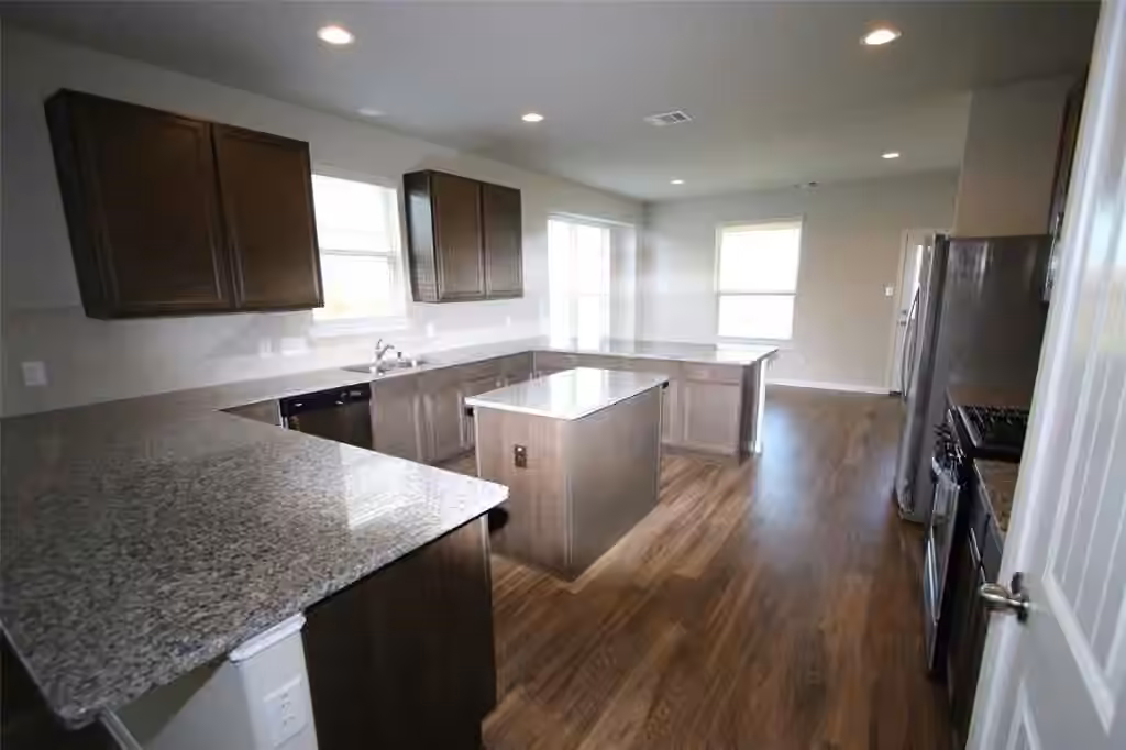 Photo 3 of 16902 Devon Dogwood Trail, Richmond, TX