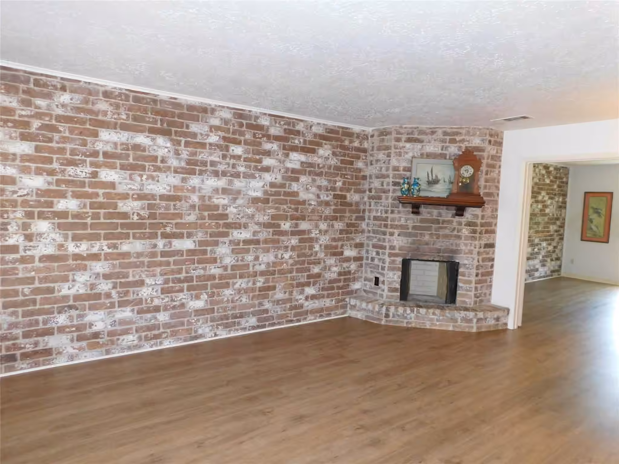 Photo 3 of 3980 Laura Leigh Drive, Friendswood, TX